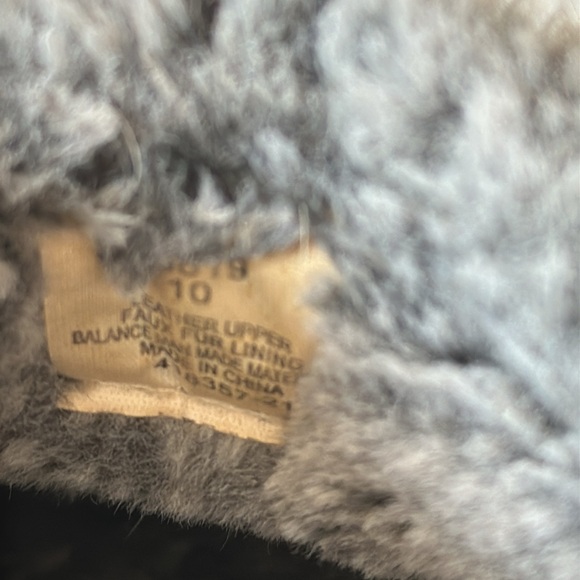 Comfy Minnetonka Slippers - 10 - Picture 10 of 10